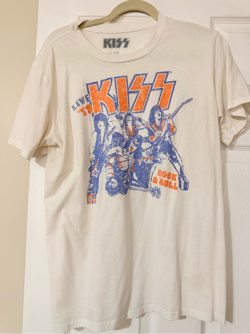 Kiss Tee in Cream with Orange & Blue Band Graphic